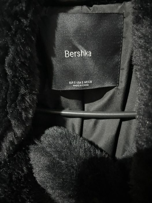 Palton blană Bershka mărime S/36
