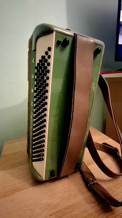 HOHNER MARCHESA  120 basi  de colectie impecabil