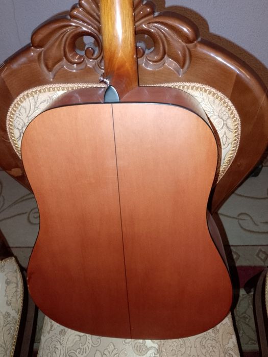 Гитара жасмин Малайзия янги