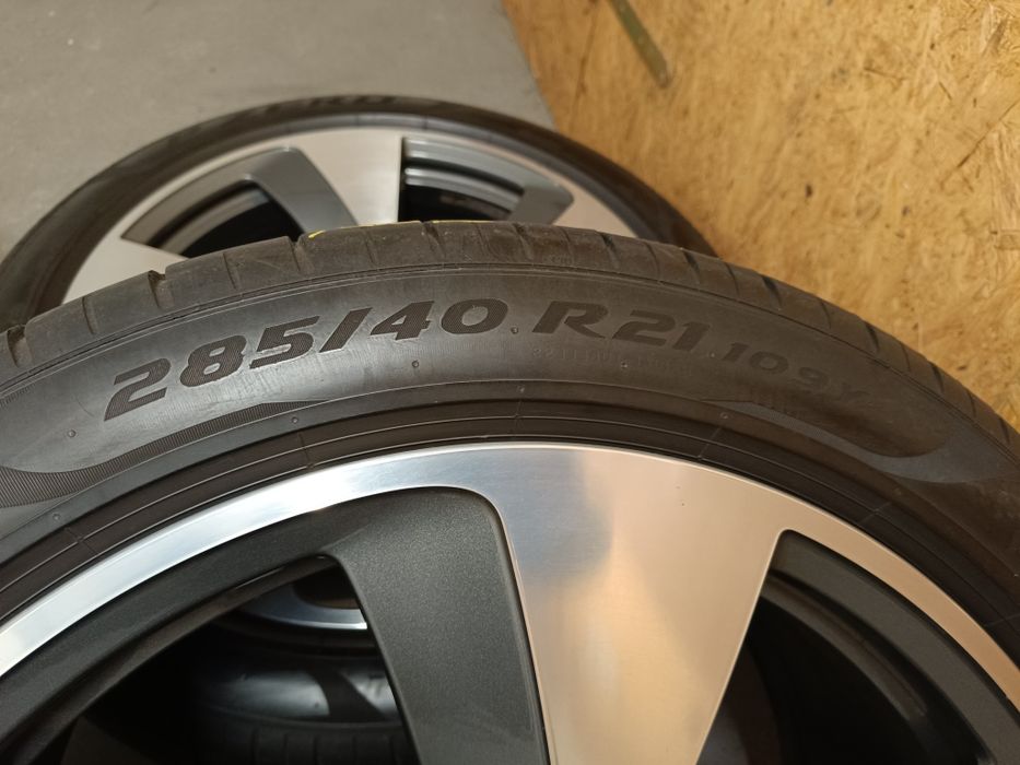 Оригинални джанти с гуми летни 21 цола за Audi Q7 SQ7 дот 2023г