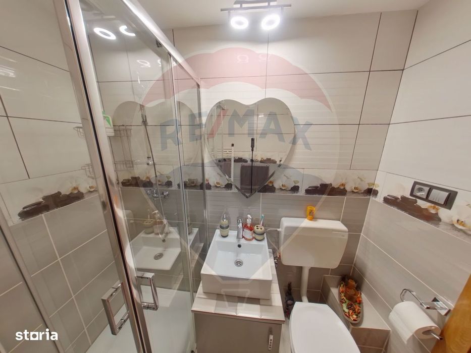 Apartament cu 4 camere de vânzare, Piața 1 Decembrie 1918