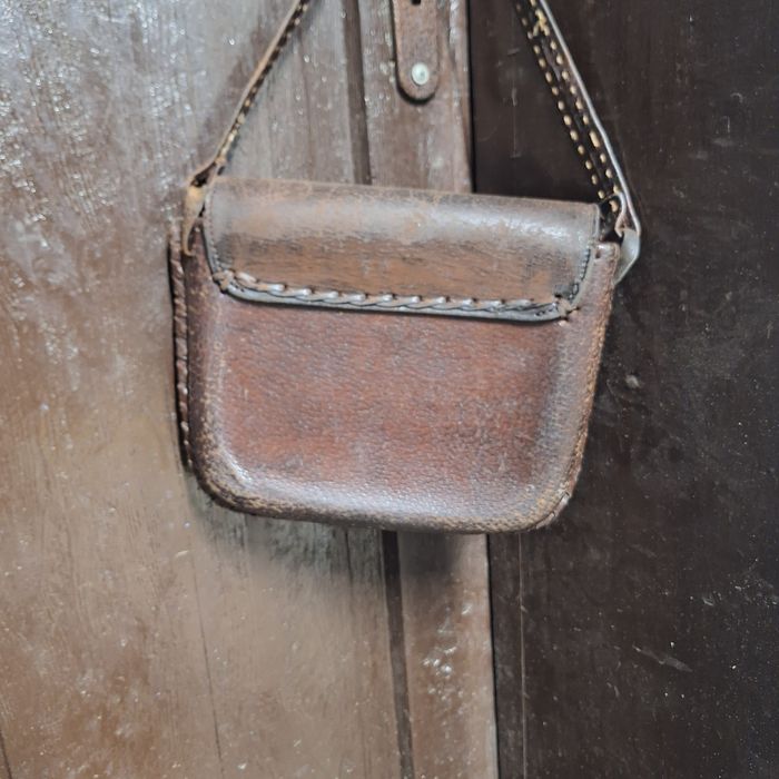 Стара кожена чанта