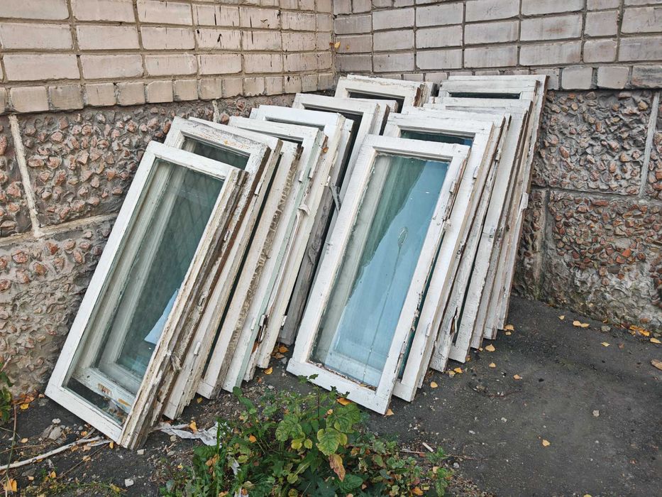 рамы деревянные, со стёклами