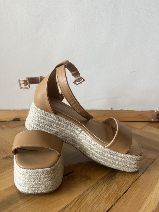 Елегантни летни сандали