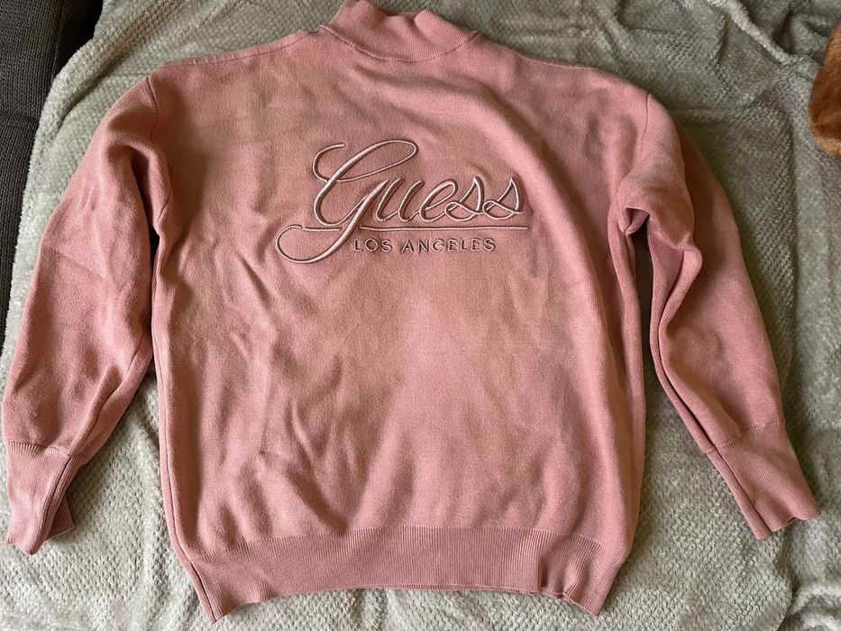 Пуловер Guess розов