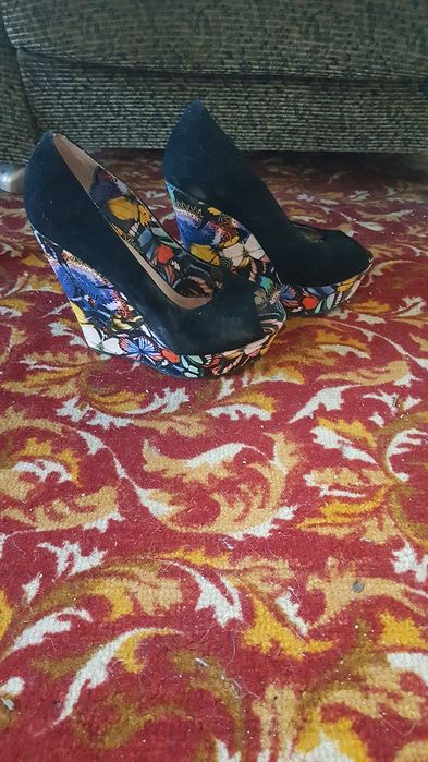 Женская обувь состояние хорошее