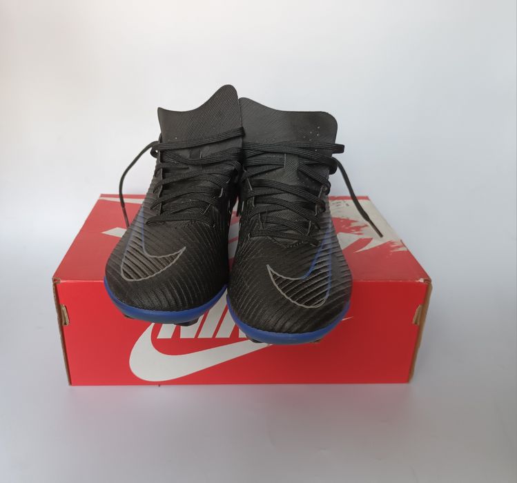 Футболни бутонки "Найк"