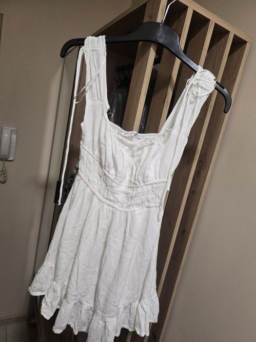 Bershka, Stradivarius рокли