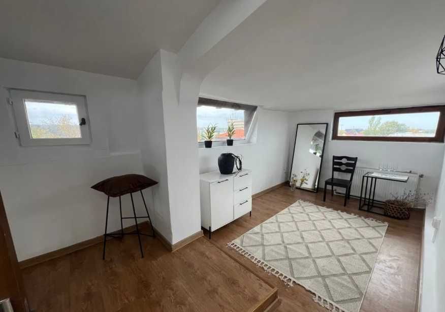 Apartament la mansardă, situat în zona Grădina Zoo – Jolie Ville.