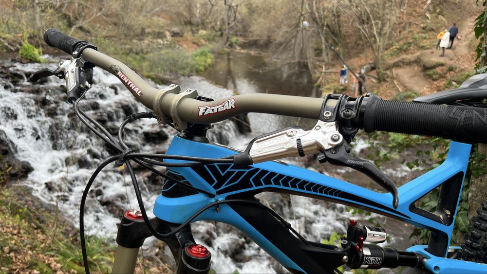 Yt Capra CF Pro 27.5/M