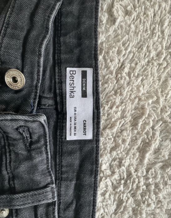 Blugi Bershka pentru barbati