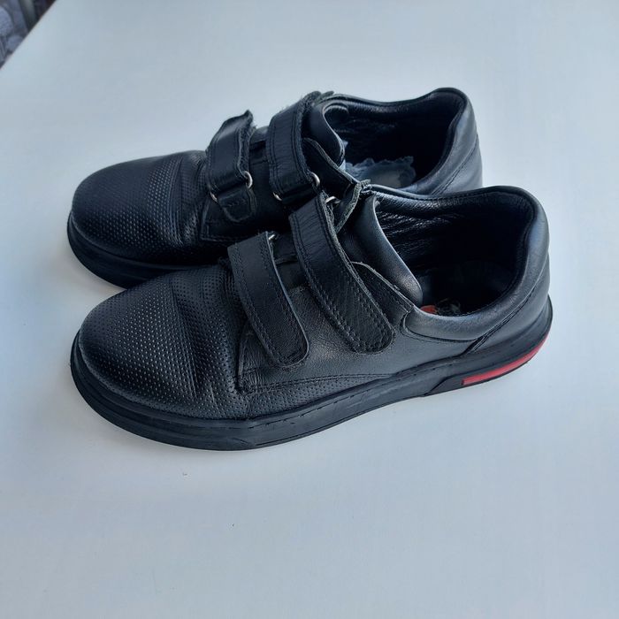 Продам детские кожаные красовки