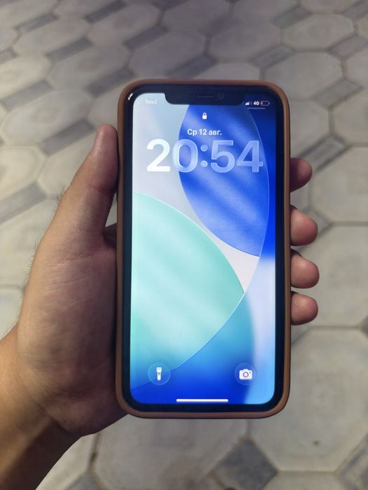 Продам iPhone 11 black