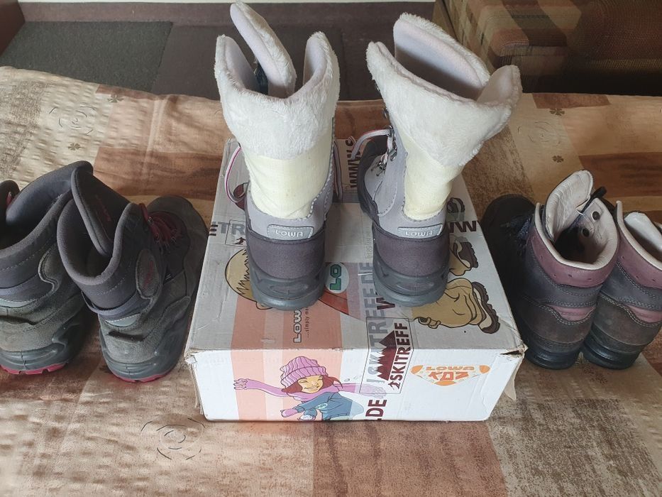 Обувки Lowa, номера 38,5 , 39 и 36.