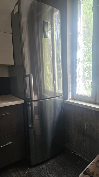 Продам холодильник LG