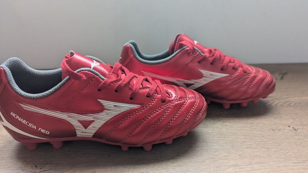 Ghete fotbal Mizuno Kids Monarcida Neo III Select AG Mărime 32,5
