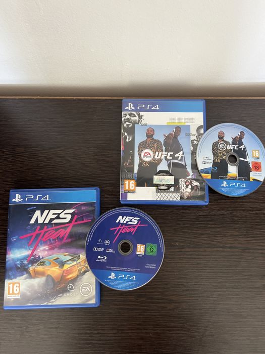 Игровые диски для приставок.