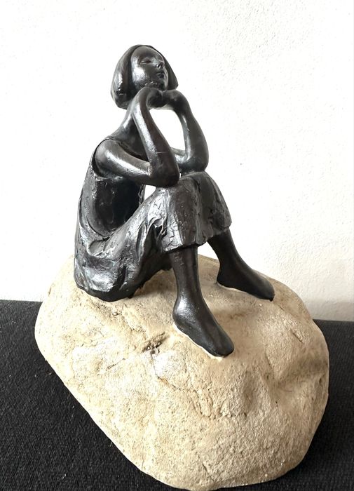 Statueta femeie ganditoare - rasina expoxidica bar restaurant crama