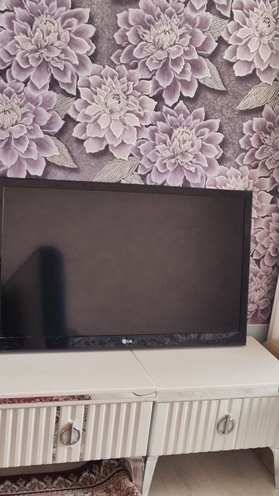 Телевизор LG 42lv3700, 42 дюйма