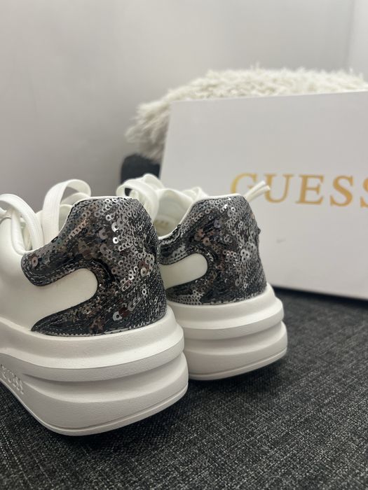 Оригинални маратонки Guess, 37 номер