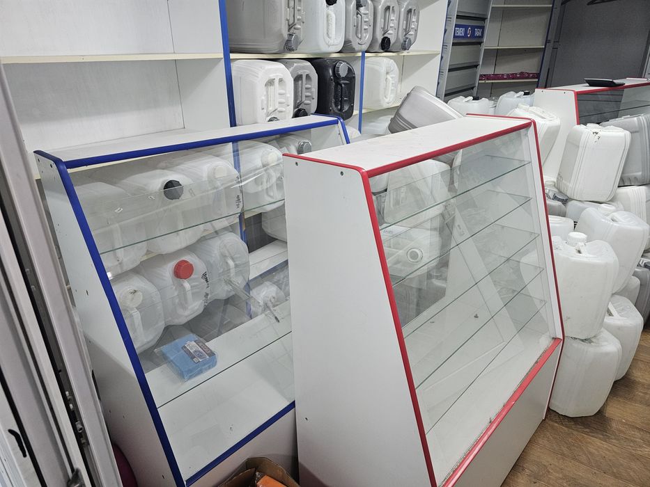 Продам ветрины для магазина