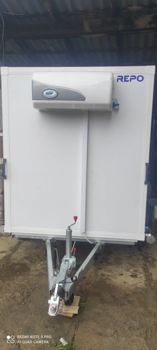 Închiriez remorcă frigorifică și dozator ptr evenimente