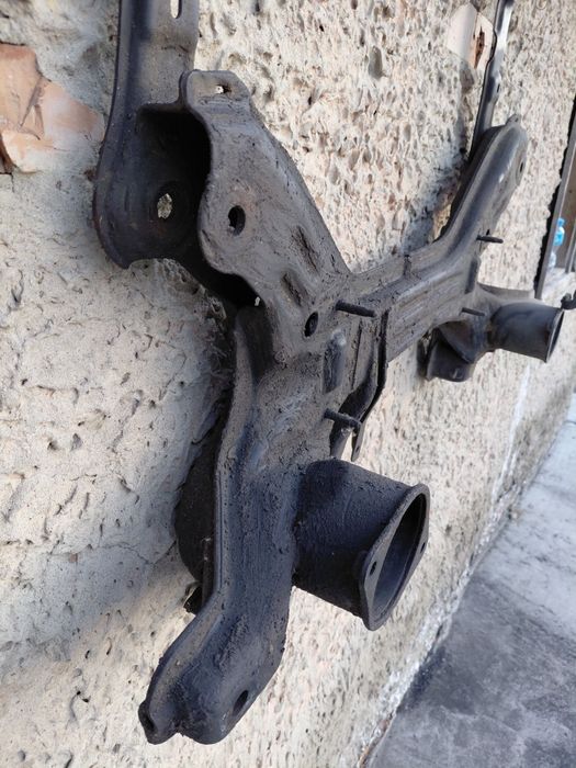 Передней балка..