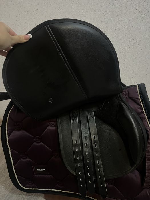 Седло для лошади