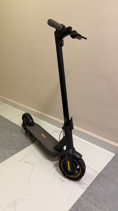 Продам электросамокат NINEBOT