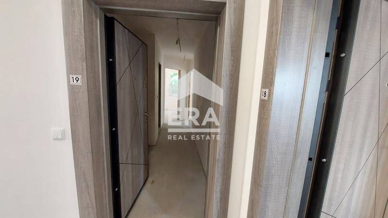 Продава се Двустаен апартамент в Варна, Бриз - 67 кв.м за 2089 €/кв.м - Снимка #3