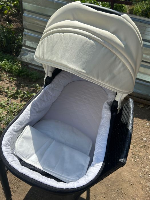 Cărucior Comodo 3 în 1
