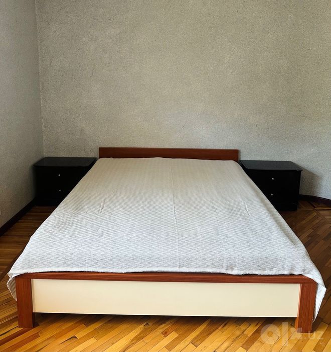 Кровать (Queen size)