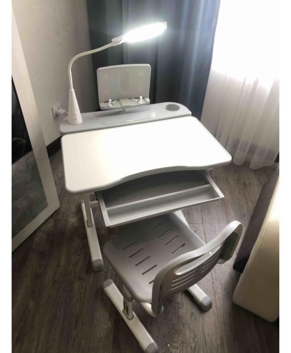 Anatomica Avgusta растущая парта с лампой