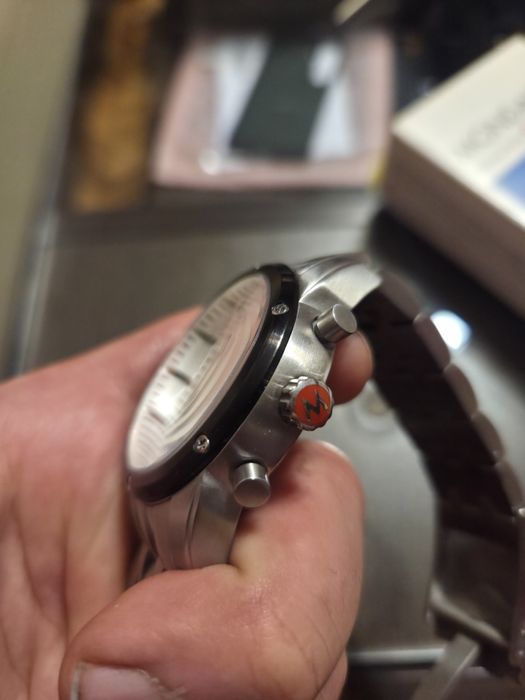 Швейцарски часовник MONDAINE