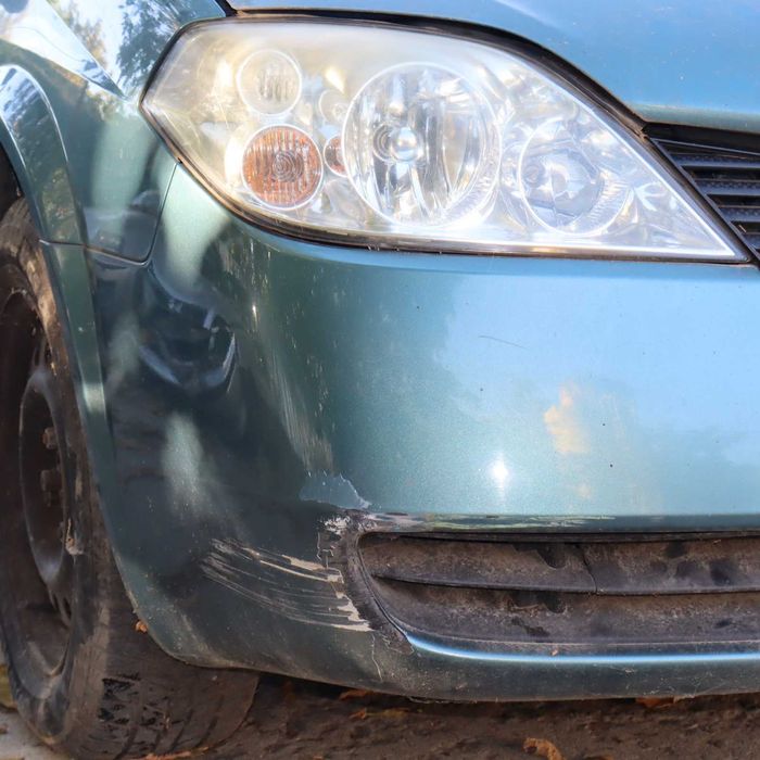 Предна броня за Нисан Примера 1.6 16в 109 к.с.2003 година.Р12