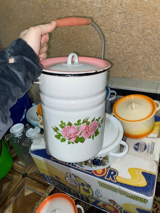 Кастрюли кухонный