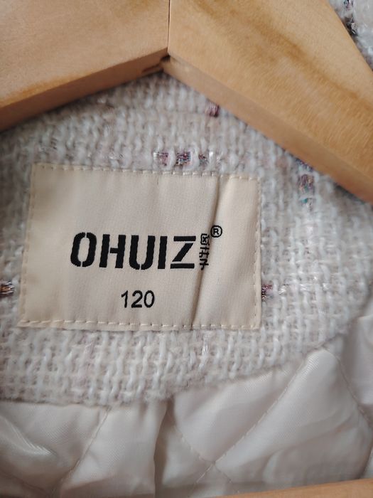 Пальто на девочку новое