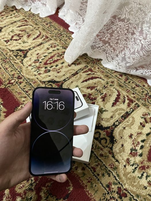 iPhone 14 Pro с коробкой.