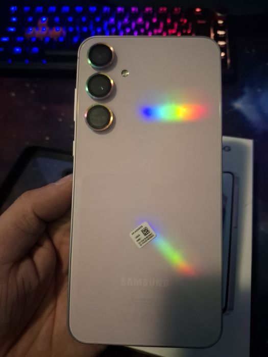 Samsung A55 5G  doua bucăți +card