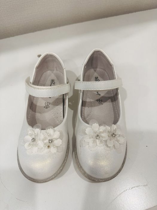 Туфли белые для девочки