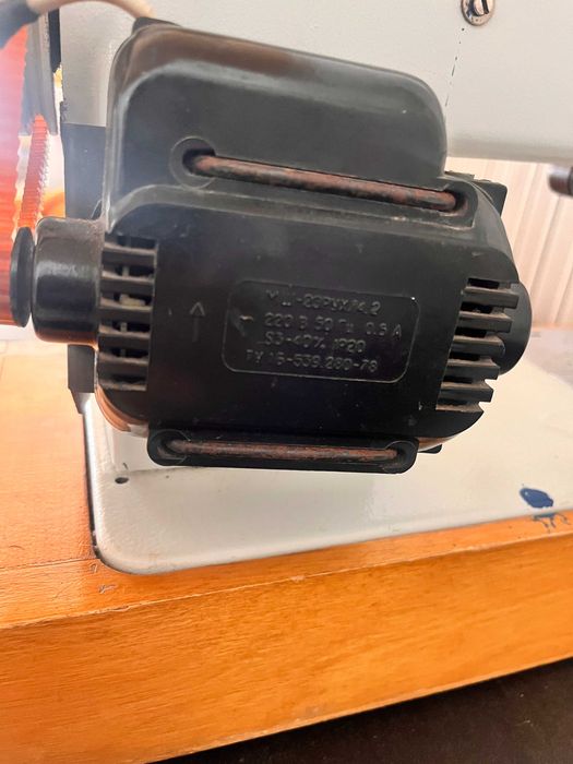 Masina de cusut electrica cu pedala Chaika