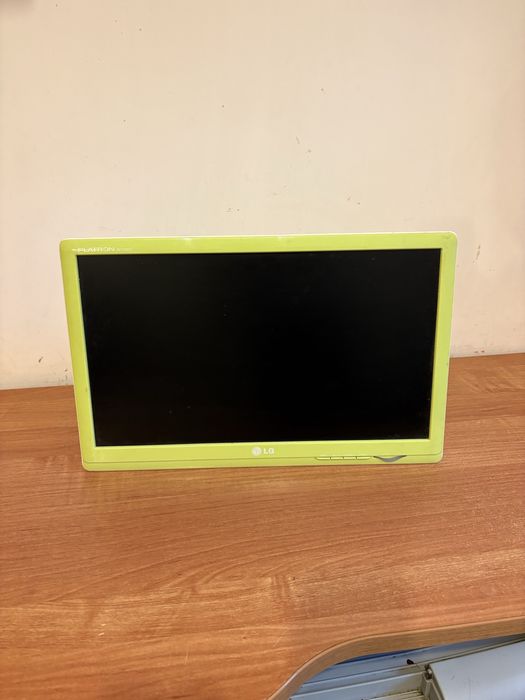 Монитор LG Flatron.