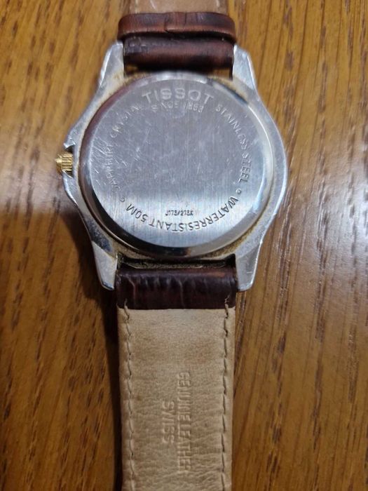 Часовник в отлично състояние TISSOT