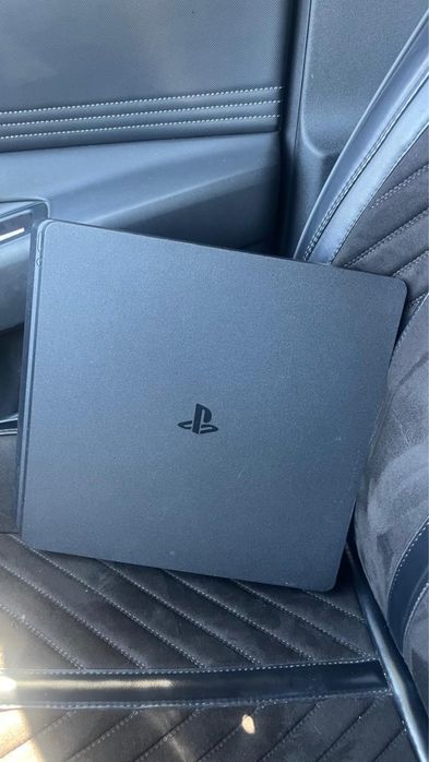 Sony playstation 4 slim 1 Tb