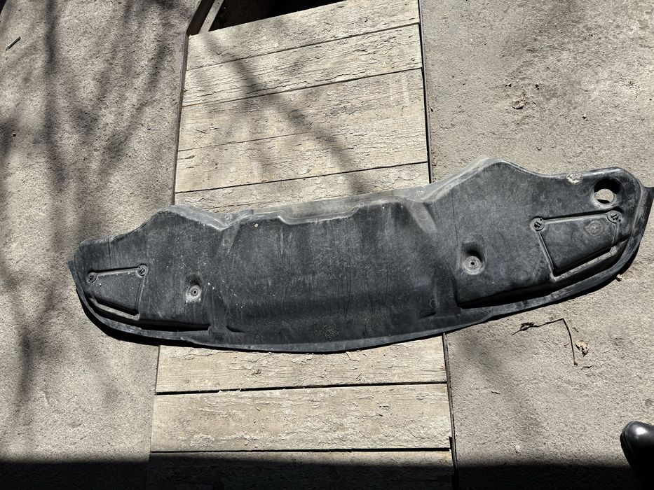 Мерседес W211 пластмассовая защита поддона