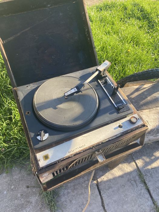 Продавам стар графон да плои и телефон факс