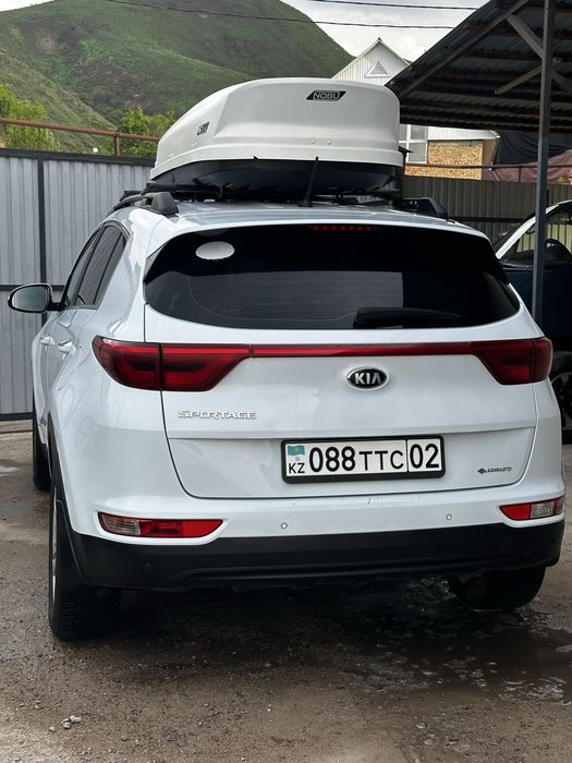 Продам автомобиль Kia Sportage
