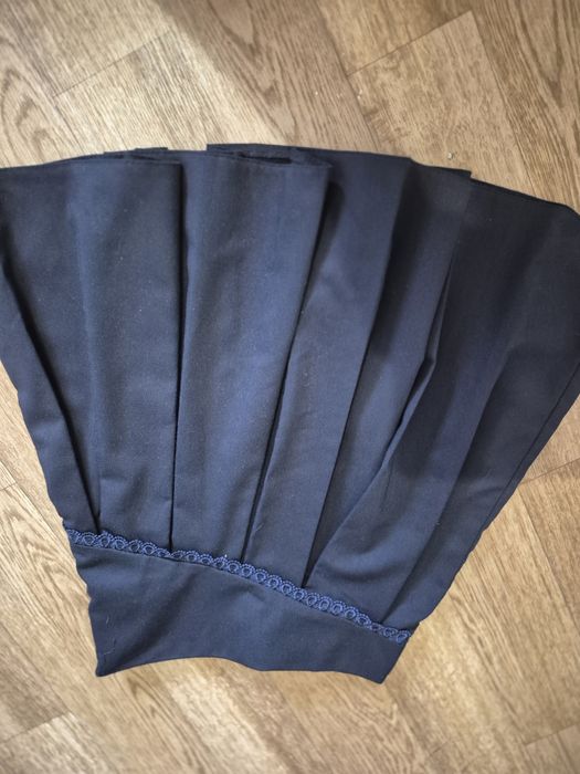 Продаю школьные брюки