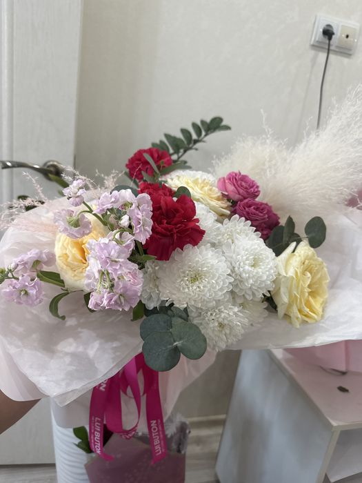 продам букет цветов срочно