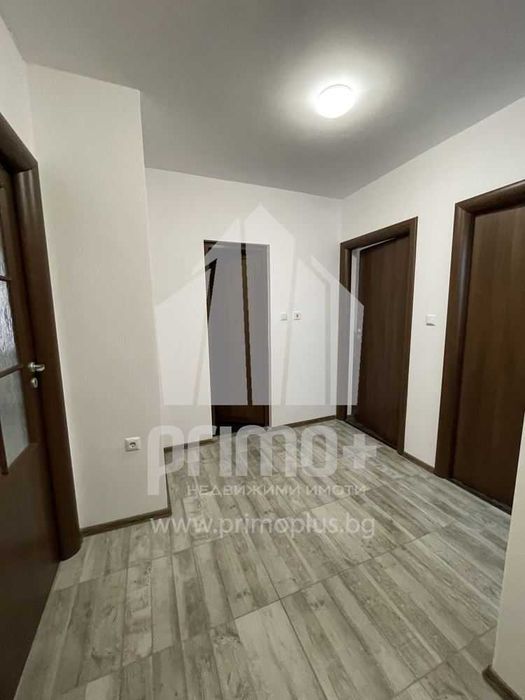 Хол, спалня, кухня ново строителство